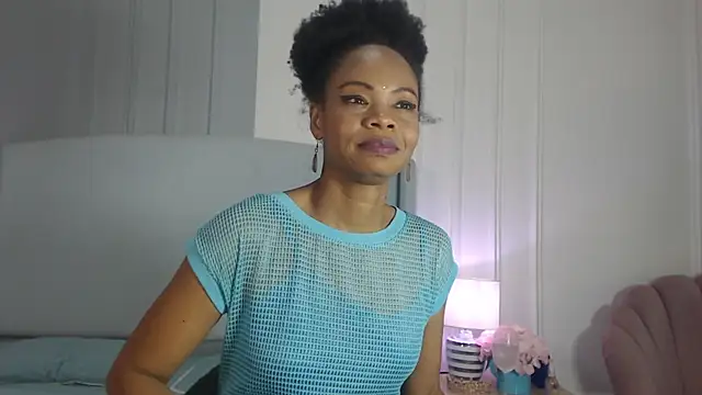 Chatroom XXX en direct de ChantalGarner