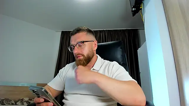 Findom_guy 即時 XXX 聊天