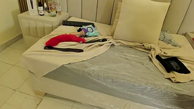 ElaVictoria Chat XXX in diretta