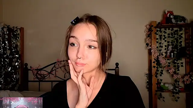 HoneyComfy's Live XXX Chat