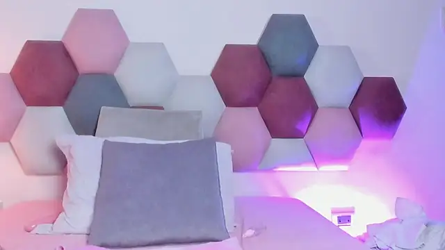 LilaRoss Adlı Modelin Canlı XXX Sohbeti