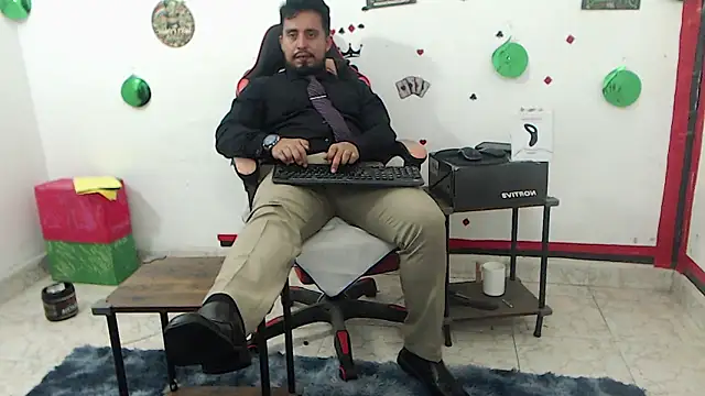 XXX chat uživo modela KalethBigDick