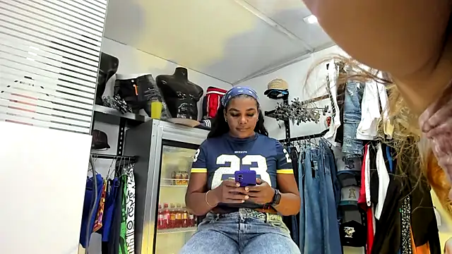 MAREIA_25's Live XXX Chat