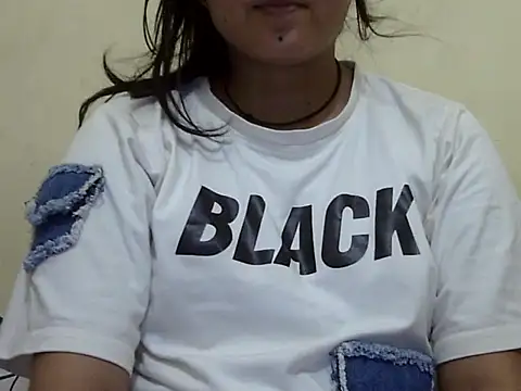 Anamika_Rathor élő XXX-chatje