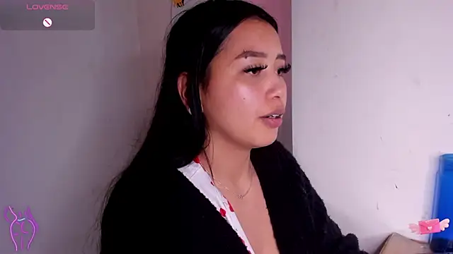 Viioleett_cum's Live XXX Chat