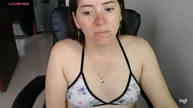 Chat +18 de spicey_latina ao vivo