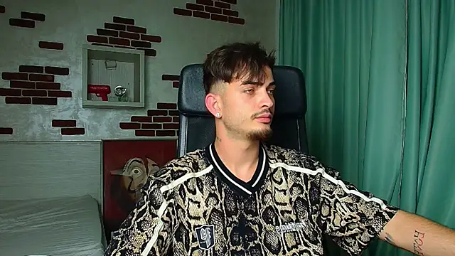 BrandonTate: онлайн-секс-чат