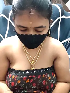 Tamil_Lotus Adlı Modelin Canlı XXX Sohbeti