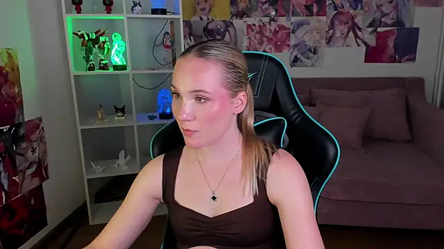 ElaraVoltage Chat XXX in diretta