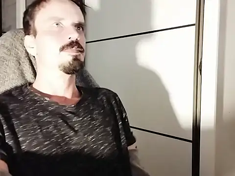 lookaz4010 Show in webcam