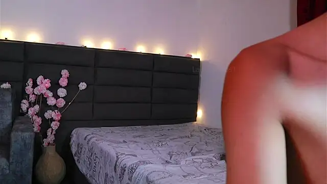 kathieandpovcock1's Live XXX Chat