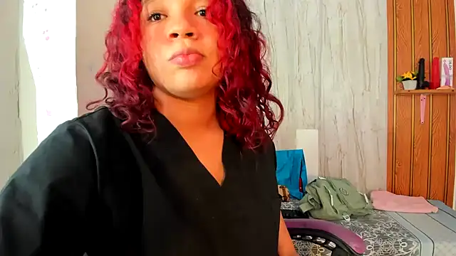 Chatroom XXX en direct de Emily_Coper18