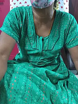 umashreetamil's Live XXX Chat