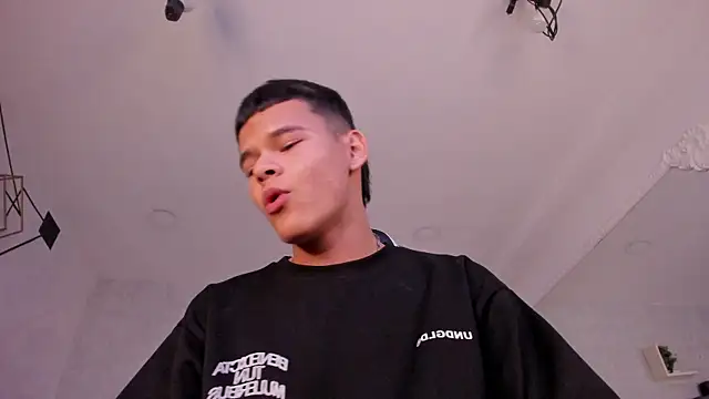 DylanRoyce_ লাইভ XXX চ্যাট