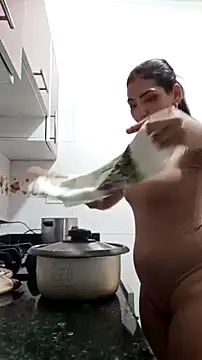 LunaSub69_'s Live XXX Chat