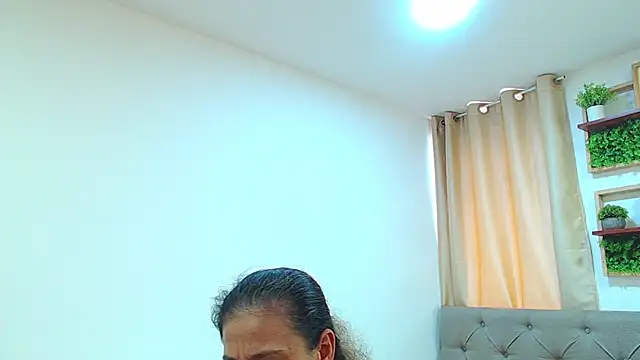 sasi_luna XXX чат на живо