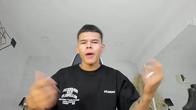 DylanRoyce_: онлайн-секс-чат