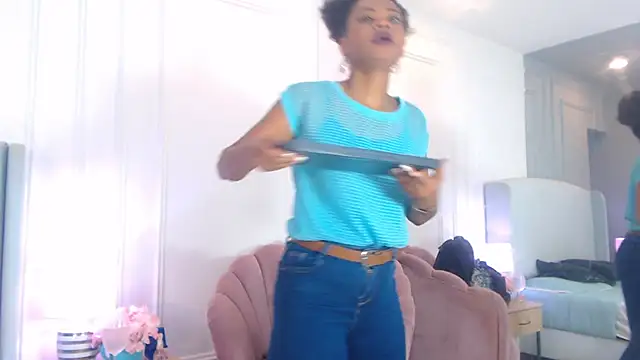 XXX chat uživo modela ChantalGarner
