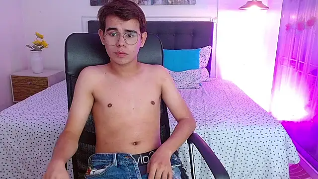 jack__tomas' Live XXX Chat