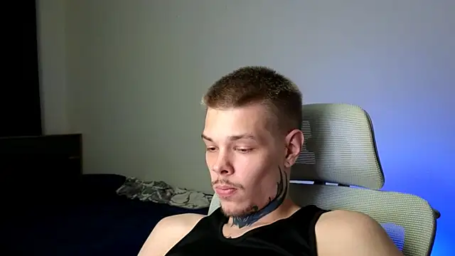 DENIS_HERE's Live XXX Chat