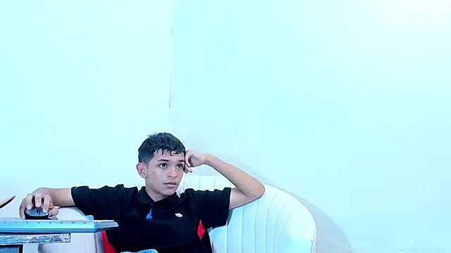 Živý XXX chat littlecum18