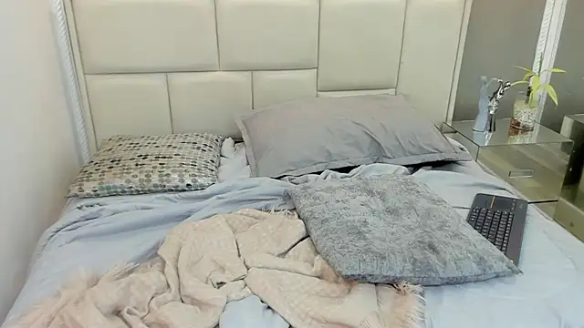 XXX chat uživo modela thom_ames