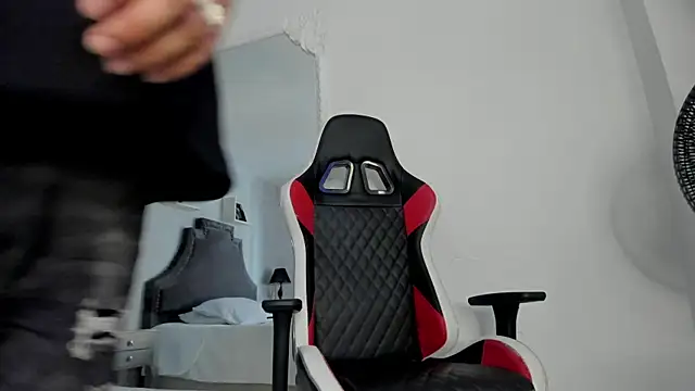 DylanRoyce_ 现场XXX聊天