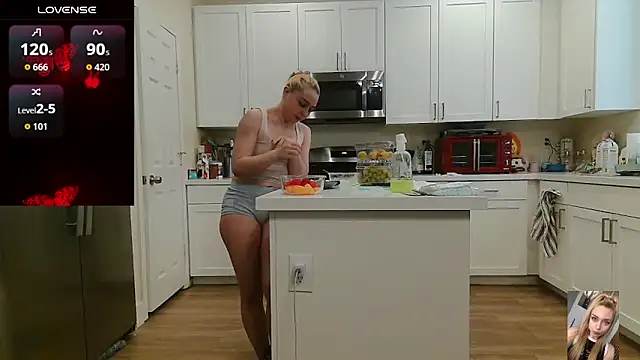 Blondiewithanass' Live XXX Chat