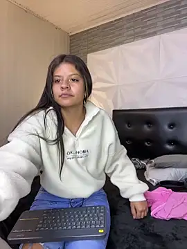 Chat XXX en directo de Isaak_Salomee