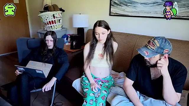 manicpixiedreamfrog XXX чат на живо