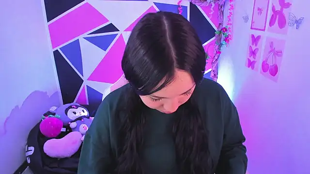 دردشة little_emma0 الجنسية المباشرة