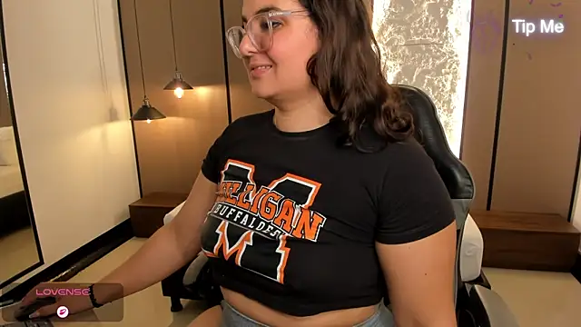 lilly_ass_'s Live XXX Chat