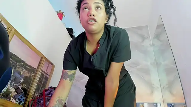 EllyBloom's Live XXX Chat