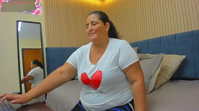 zara_milf's Live XXX Chat