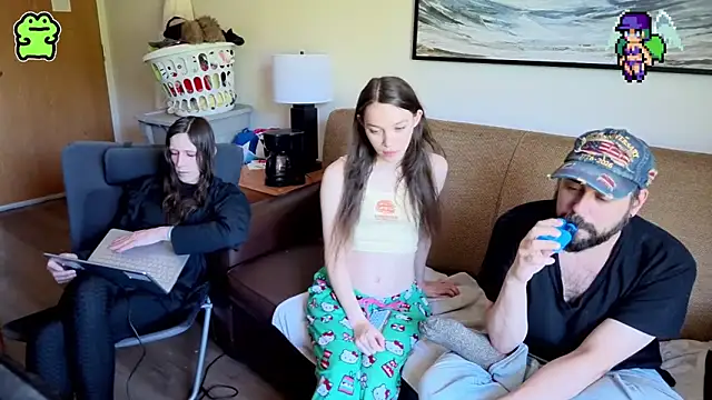manicpixiedreamfrog Live XXX Chat