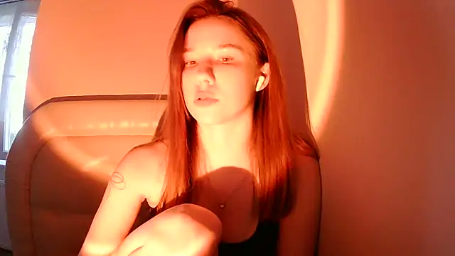 PollyStix live XXX chat