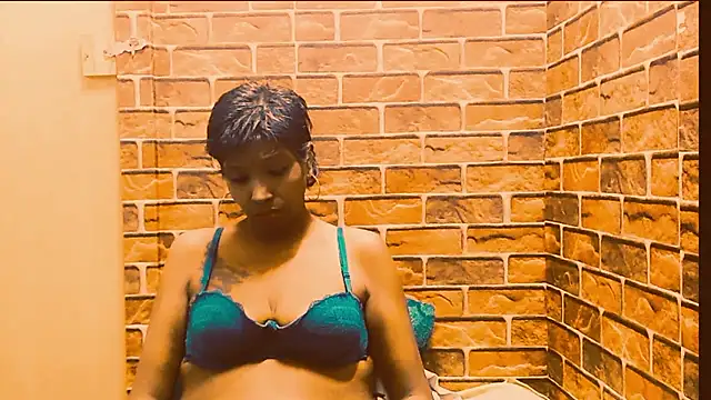Fuckable_Nasty_MILF Adlı Modelin Canlı XXX Sohbeti