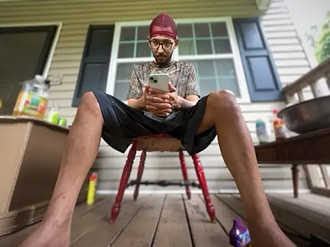 ThrowedWorldWide's Live XXX Chat
