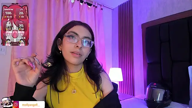 Molly_A Adlı Modelin Canlı XXX Sohbeti