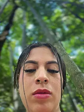 Chat +18 de Eveliin__ ao vivo
