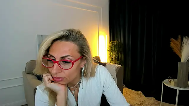 MuseOfStage Chat XXX live