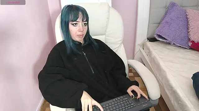 Madewithhell live XXX chat
