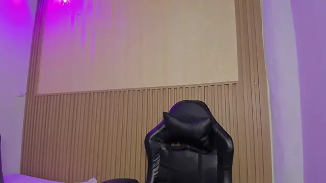 sharonscoth XXX чат на живо