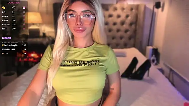 Chat XXX en directo de ParisianDoll