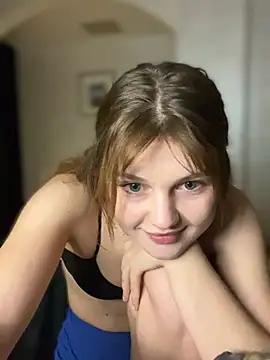 Chat XXX en directo de Emaline_Fane