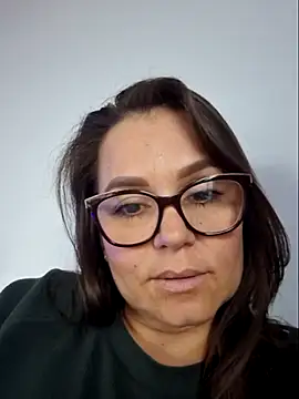Chatroom XXX en direct de MariaPau_83