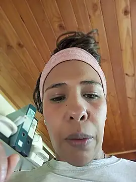 XXX chat uživo modela Ivon_C