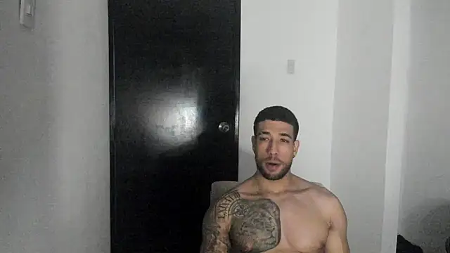ThiagoLugo's Live XXX Chat