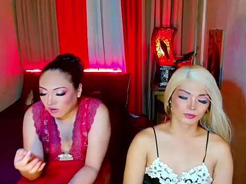 Phenomenal_Shemale Adlı Modelin Canlı XXX Sohbeti