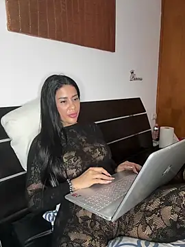 Alma69sc Adlı Modelin Canlı XXX Sohbeti